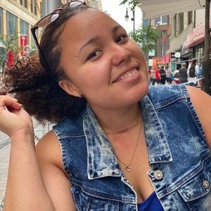 Meet your Posher, Dayhana